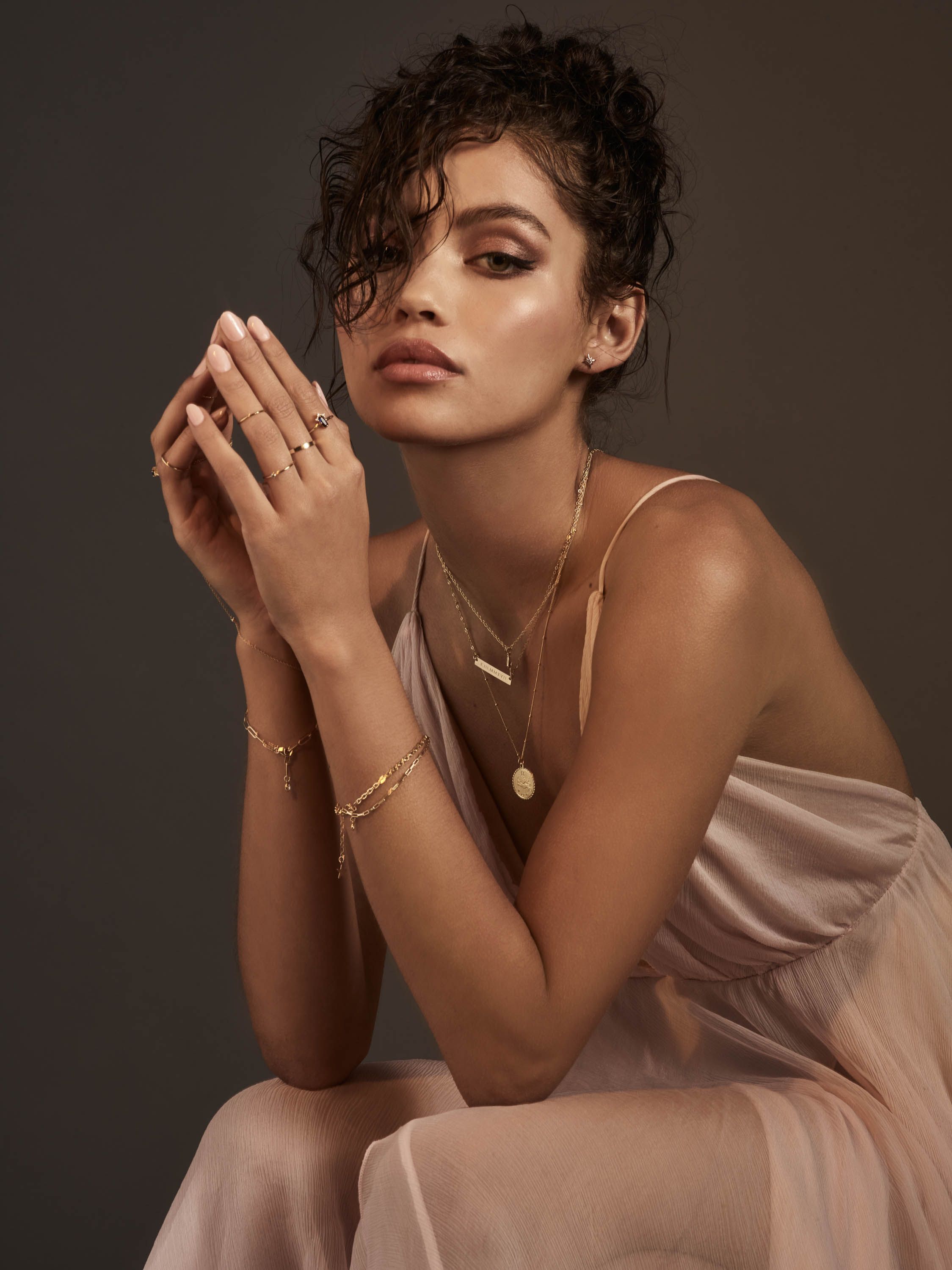 Reference photograph used for pose and hands in Zan Zendegi Azadi by Alireza Hemadani